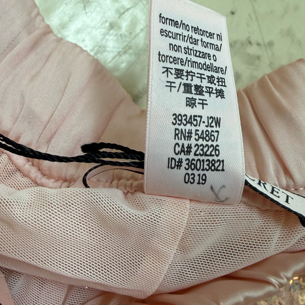 NWT 2019 VS Pink Sequin Joggers - Picture 4 of 7